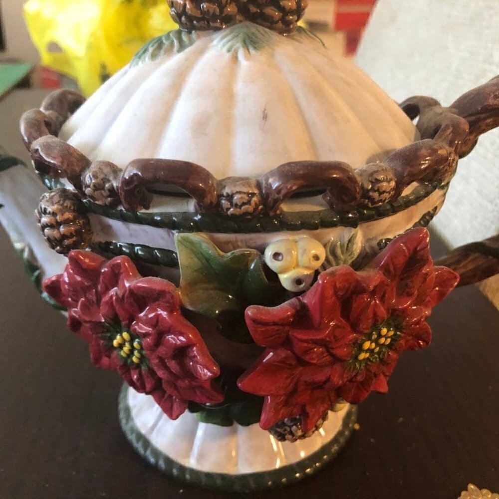 Rare Appletree Design Poinsettia & Pinecone Teapot 3D Ceramic Collectible